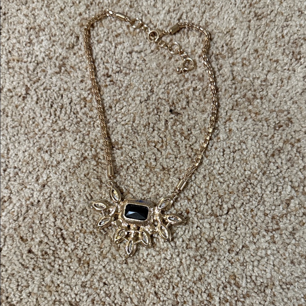 Elegant Black and Gold Necklace - Picture 9 of 10